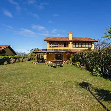 Casa Africa En Ribadesella Homestay *