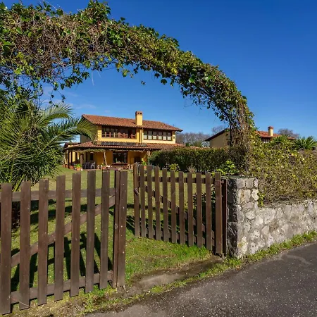 Casa Africa En Ribadesella Homestay