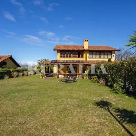 Casa Africa En Ribadesella Homestay *