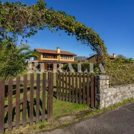 Casa Africa En Ribadesella * Cuerres